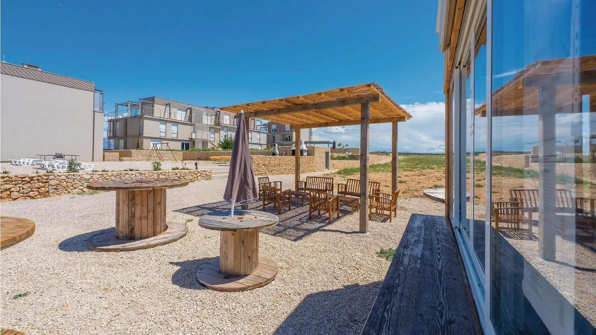 Awesome Apartment In Povljana With Kitchen Croatia