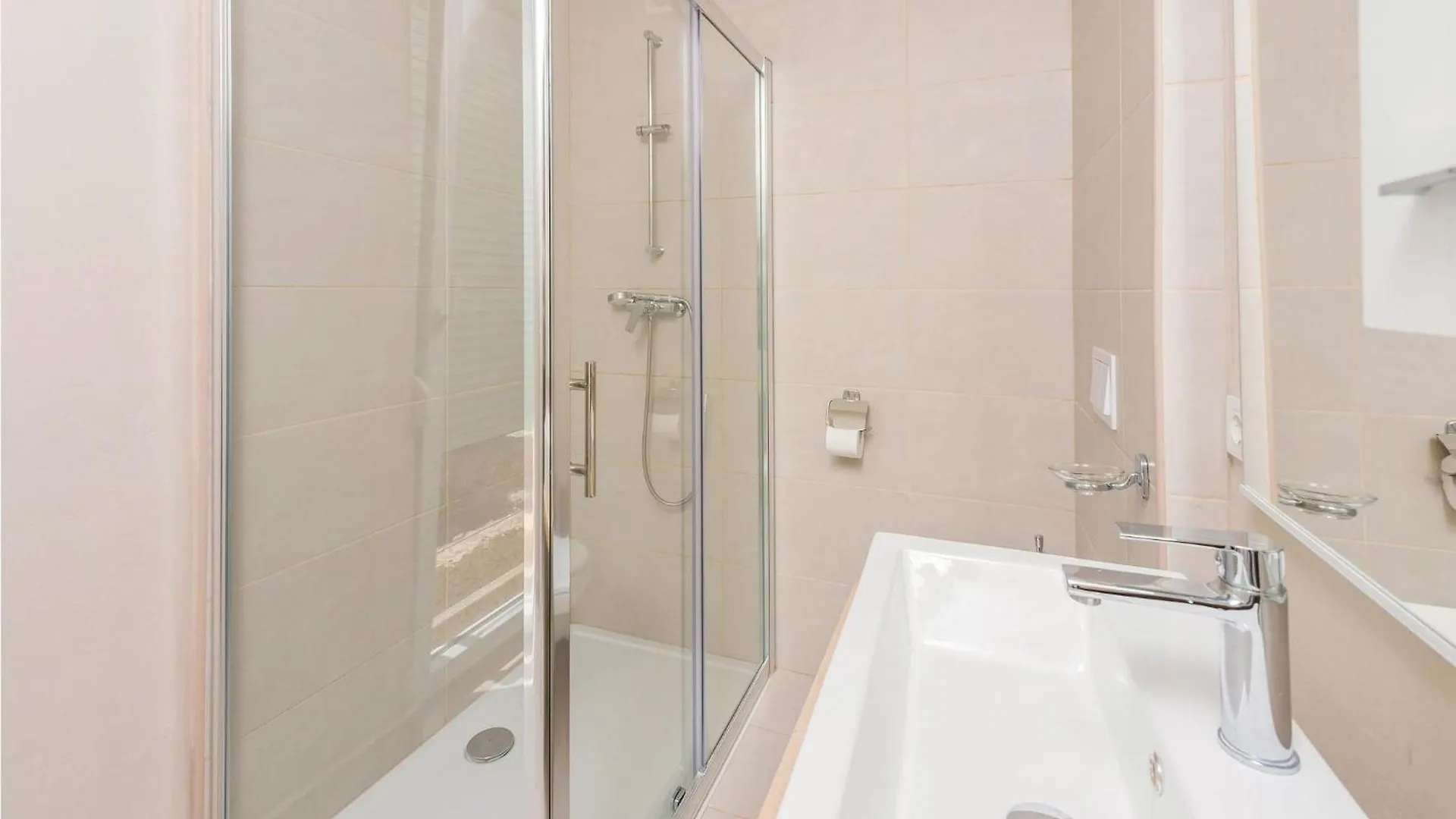 Awesome Apartment In Povljana With Kitchen Croatia